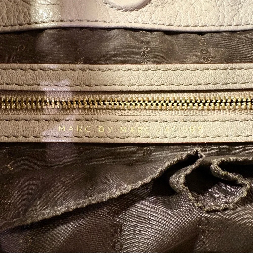 Marc Jacobs Taupe Cow Leather Hobo Bag. Used but in Good Condition.